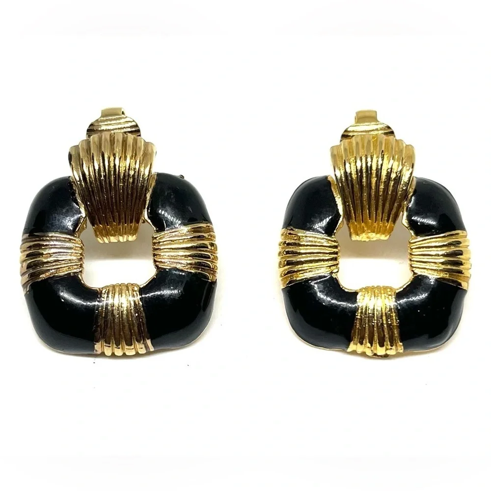 David Hill Vintage Clip On Earrings
